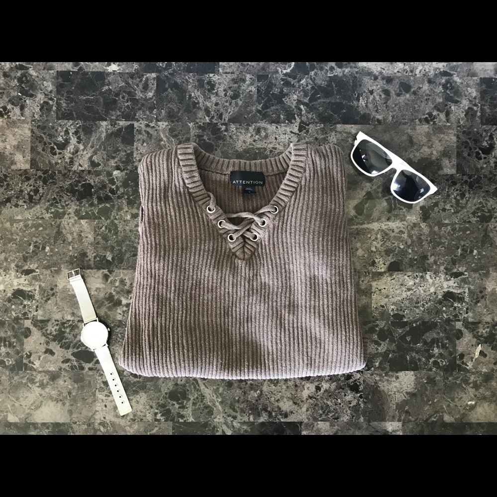 Women’s Medium Brown Attention Brand Sweater
